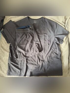 Cherokee INFINITY Men's Scrub Sets